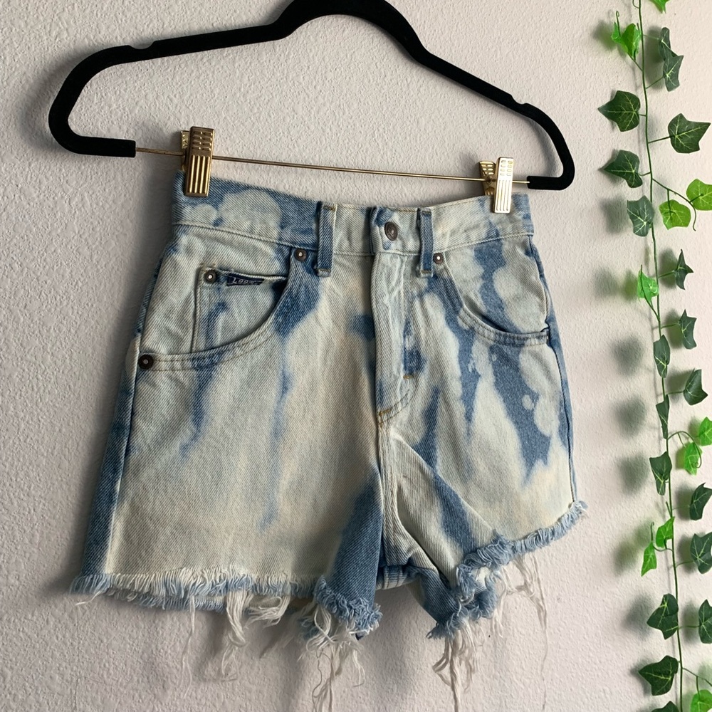 Custom bleached Levi shorty